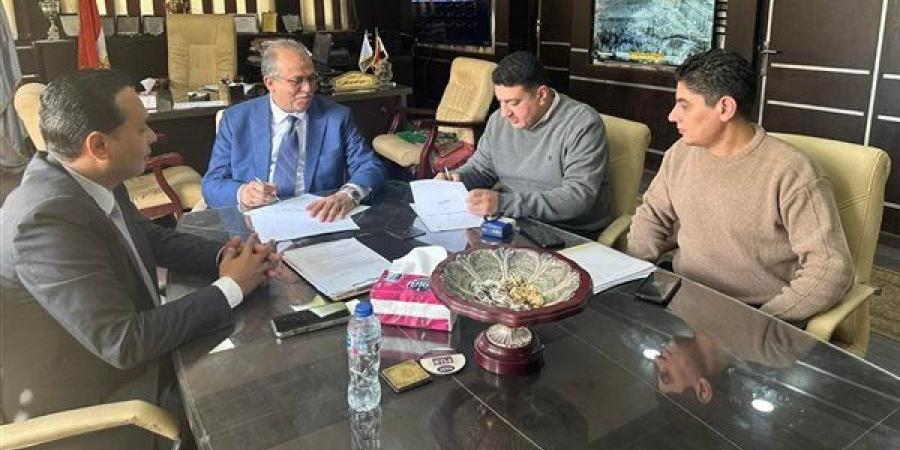 تعاون استثماري جديد.. هندسة المطرية توقع اتفاقية لإدارة ملعب الكلية