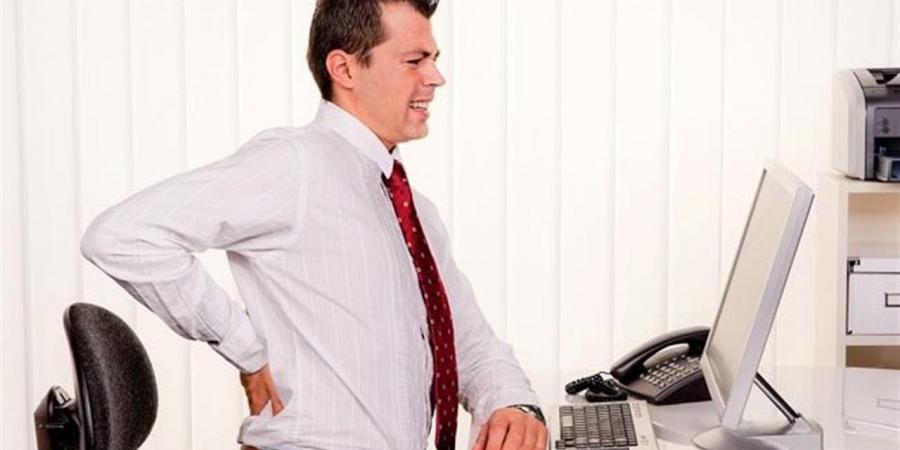 خطر الجلوس الطويل على القلب.. كيف تحمي نفسك من النوبات القلبية