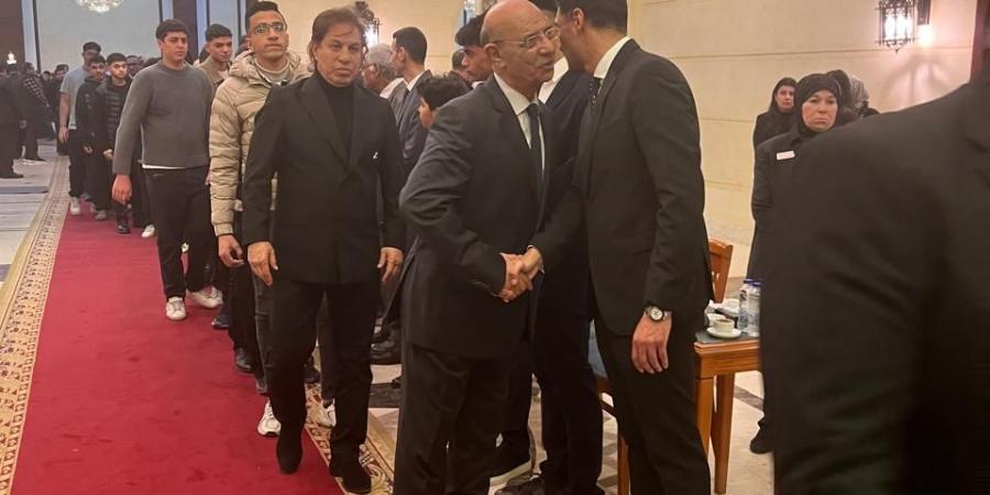 ثروت سويلم يقدم العزاء إلى وزير الصناعة في وفاة والدته