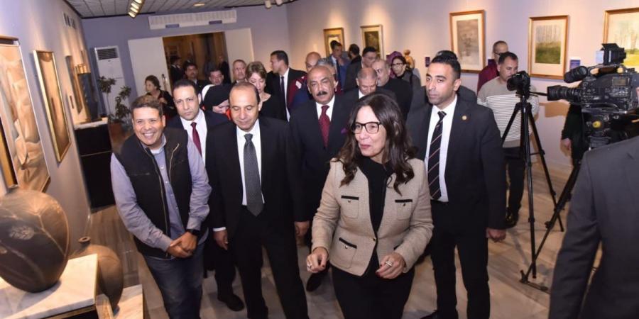 وزيرة الثقافة تفتتح معرض "كنوز مقتنيات الأوبرا التشكيلية"