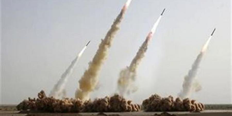 خلال 24 ساعة.. الجيش الكويتي يتصدى لـ14 صاروخًا باليستيًا و46 طائرة مسيرة