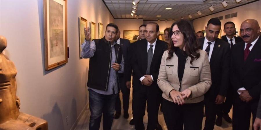 وزيرة الثقافة تفتتح معرض "كنوز مقتنيات الأوبرا التشكيلية" (صور)