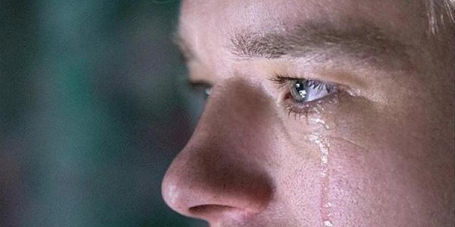 فوائد البكاء في تحسين المزاج وتعزيز التوازن النفسي