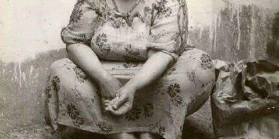 ماري منيب.. من نجمة كوميدية إلى خبيرة دواجن في حديقة منزلها