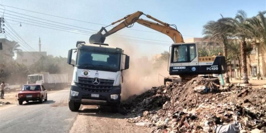 رفع 120 طن قمامة وأتربة وتراكمات خلال حملات نظافة مكثفة بأحياء الأقصر