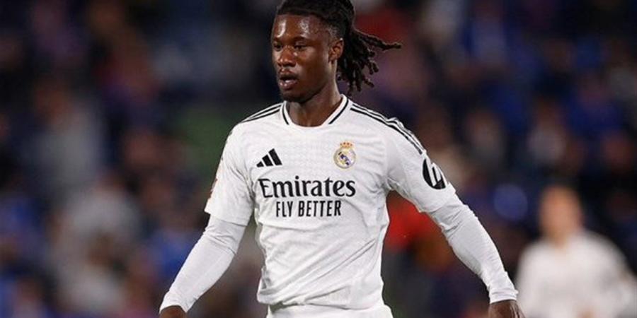 هل يتعاقد سان جيرمان مع كامافينجا بعد تقارير رحيله عن الريال؟