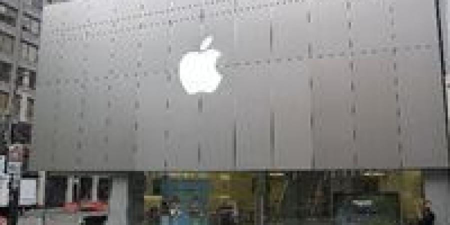 إمبراطورية التفاحة.. كيف غيرت أبل وجه العالم في نصف قرن؟