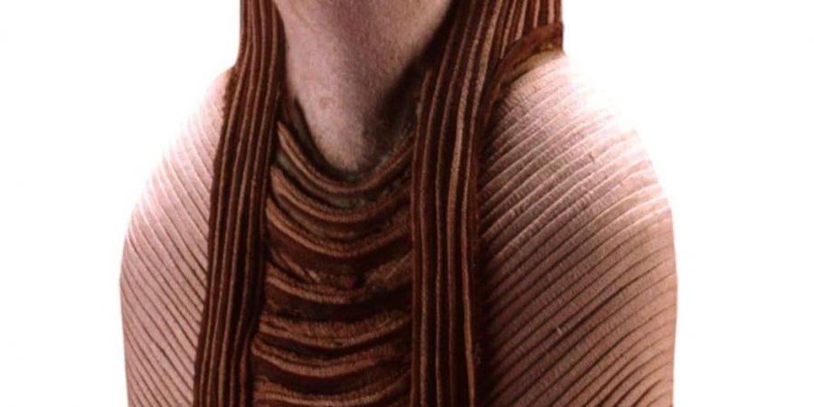 "حامي الملكية وسيد السماء".. مكانة مهيبة للصقر في مصر القديمة