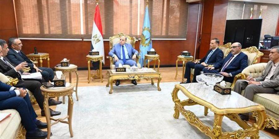 الغربية تبحث سبل التوسع في توزيع اللمبات الموفرة للطاقة