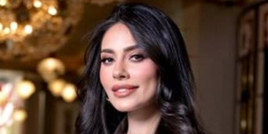 ربيع 2026.. إطلالات الجلد تتصدر موضة النجمات