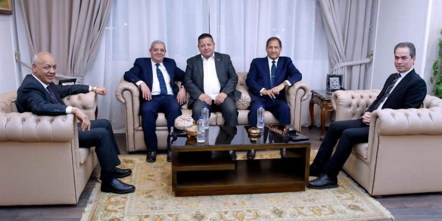 وصول ضيوف حفل تأبين فهمي عمر إلى ماسبيرو