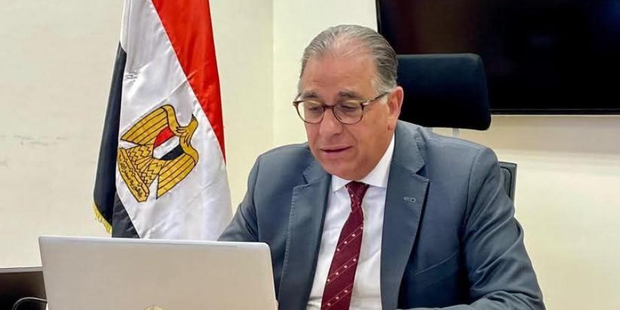 نائب وزير الخارجية يتابع أوضاع الجالية المصرية بالإمارات