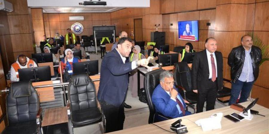 محافظ الدقهلية يتابع عبر الشبكة الوطنية أعمال النظافة ورفع الإشغالات