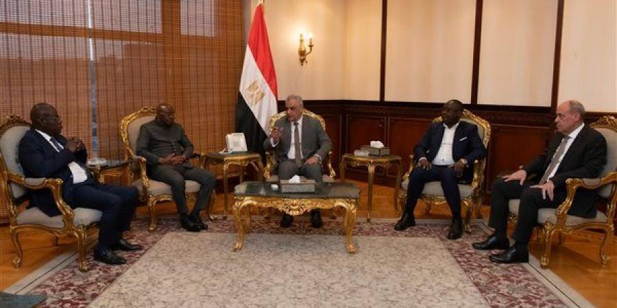 وزير الدولة للإنتاج الحربي يستقبل وفد رفيع المستوى من جمهورية أفريقيا الوسطى