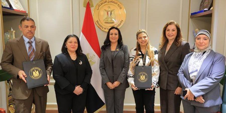 وزيرة التضامن: دعم الجمعيات الأهلية في تمويل المشروعات الصغيرة ومتناهية الصغر