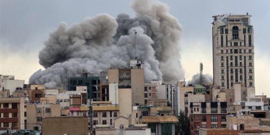 باحث: "خنق إيران" اقتصاديا واستهداف جزيرة خرج يضع المنطقة أمام سيناريوهات انتحارية وصدام وجودي