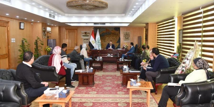 محافظ الفيوم يتابع الأعمال الإنشائية وتوصيل المرافق بمجمع صناعات الزيتون فى يوسف الصديق