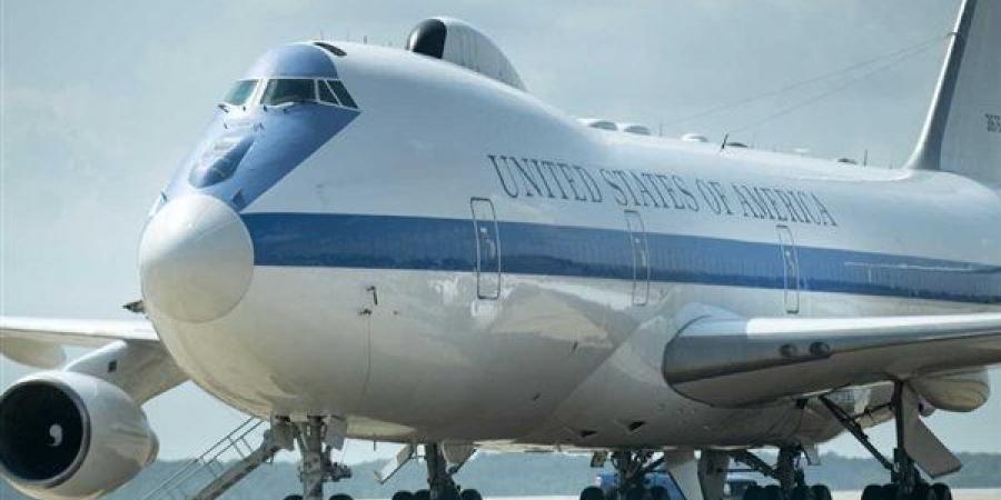 عاجل .. إقلاع طائرة يوم القيامة الأمريكية يرفع حرارة التوتر مع إيران