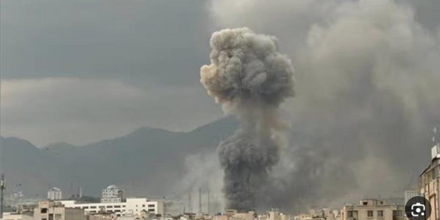 إعلام إيراني: استهداف جزيرة خرج بعدة غارات أمريكية وإسرائيلية