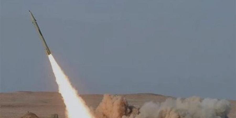 الشارقة الإماراتية: استهداف مبنى إداري بصاروخ باليستي إيراني