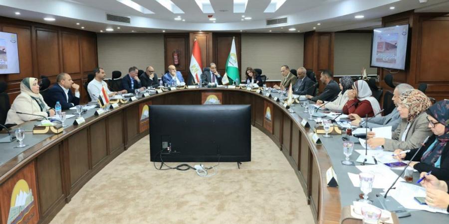 محافظ الجيزة يعقد اللقاء الدوري مع المواطنين ويوجّه بسرعة فحص الشكاوى والاستجابة لها