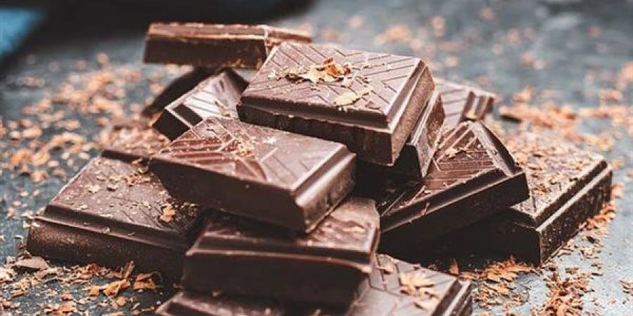 الشوكولاتة الداكنة.. الحقيقة المرة: هل هي صحية كما يعتقد الخبراء؟