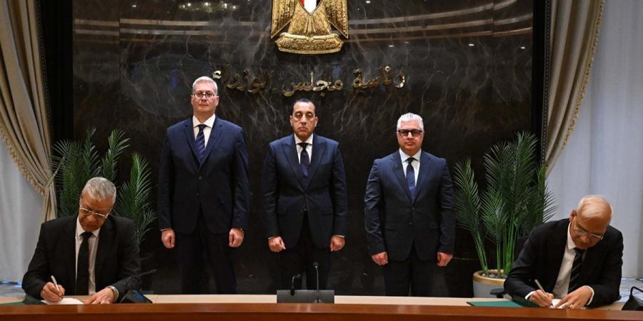 توقيع عقد شراكة بين "إندوراما" و فوسفات مصر" لإنشاء مصنع للأسمدة الفوسفاتية