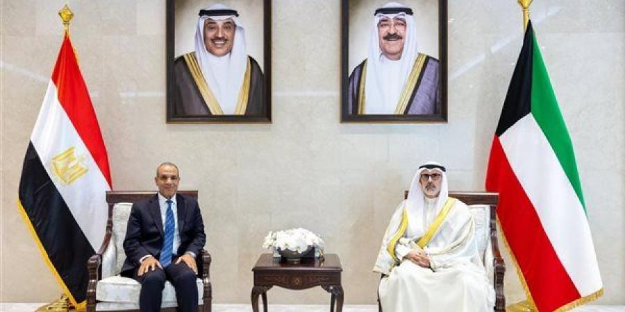وزير الخارجية يعقد مباحثات مع نظيره الكويتي ويؤكد تضامن مصر الكامل مع بلاده