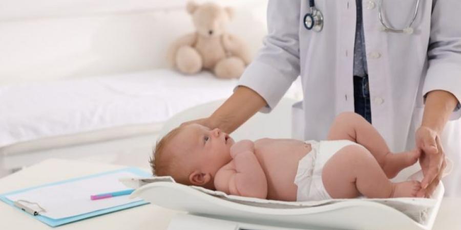 باحثون يوضحون كيف يؤثر وزن الطفل عند الولادة على الدماغ في مرحلة الشباب