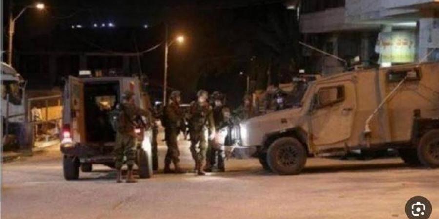 قوات الاحتلال تقتحم بلدة فلسطينية شرق نابلس