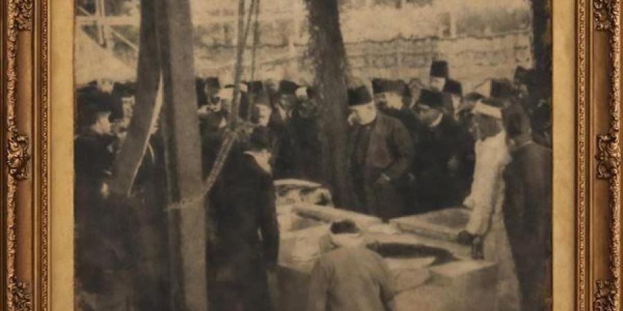 صورة تاريخية نادرة توثق لحظة مضيئة من مسيرة التعليم العالي عام 1914