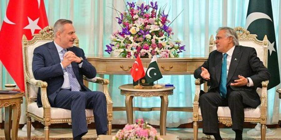 وزير الخارجية التركي يجري اتصالا مع نظيره الباكستاني بشأن وقف الحرب