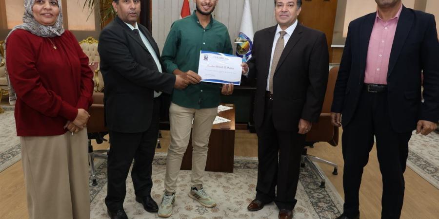 هولندا تمول مشروعًا لطالب مبتكر بجامعة قنا (تفاصيل)