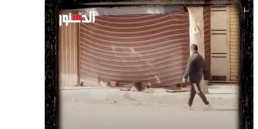 مهتز نفسيًا.. الأمن يوضح حقيقة فيديو مشرد ينام داخل غرفة صرف صحي بمطروح (فيديو)