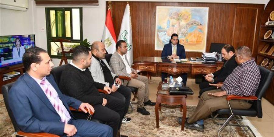 نائب محافظ الفيوم يتابع الخطط المستقبلية لأنزال الزريعة لبحيرة قارون