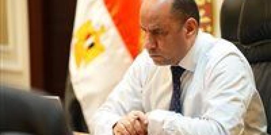 الداخلية تكشف تفاصيل نوم مشرد داخل حفرة صرف صحى بمطروح