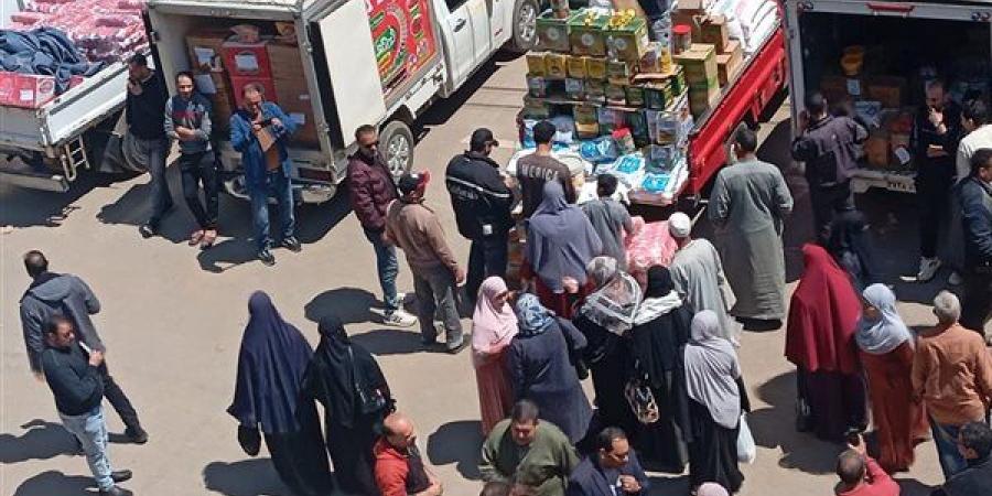 محافظ الغربية يشدد على استمرار توفير السلع الأساسية والتوسع في المعارضم