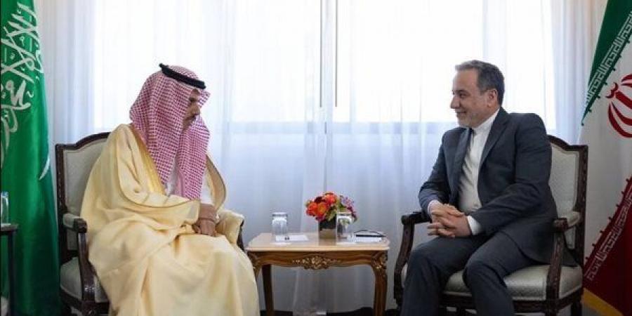 عاجل.. وزيرا خارجية إيران والسعودية يتشاوران هاتفياً حول هدنة وقف إطلاق النار