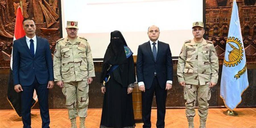 محافظ الغربية ومديرالمحاربين القدماء يكرمان أسر الشهداء ومصابي العمليات الحربية