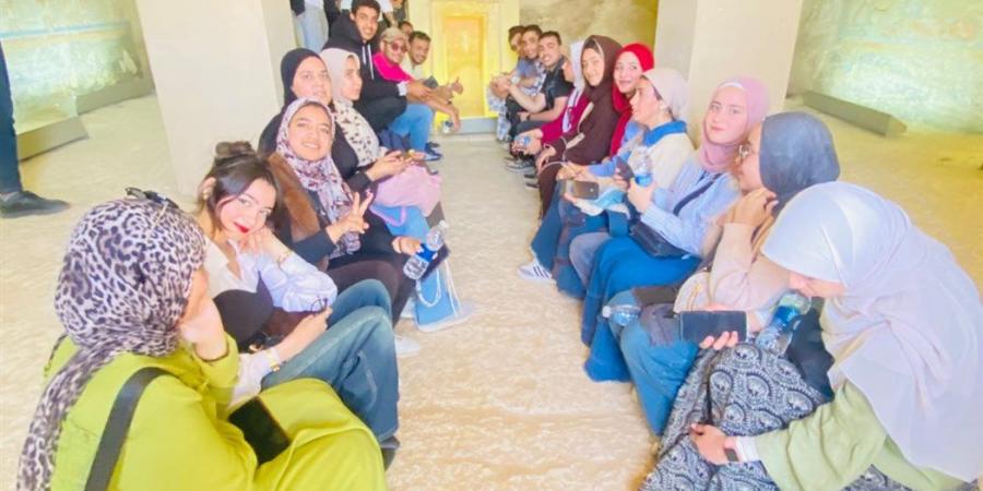 جامعة أسيوط الجديدة التكنولوجية تنظم رحلة سياحية لمقابر مير والدير المحرق بالقوصية