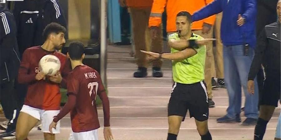 مصدر بالأهلي يكشف تفاصيل شكوى النادي ضد الحكم محمود وفا بسبب أخطاء مباراة سيراميكا