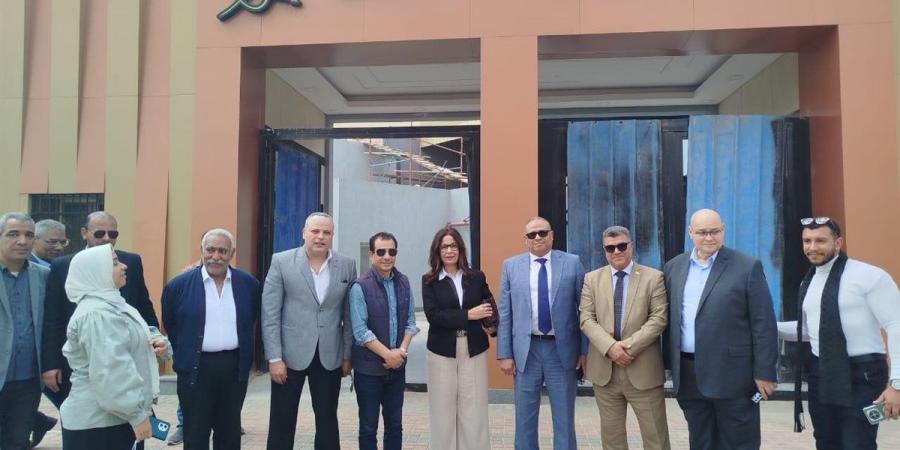 وزيرة الثقافة توجه بإضافة دار عرض سينمائي وأنشطة أخرى لخدمة أهالى 15 مايو