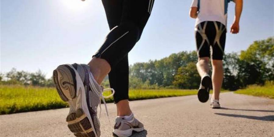 هل المشي وحده كافٍ؟.. خبراء يحددون الحد الأدنى للحركة اليومية