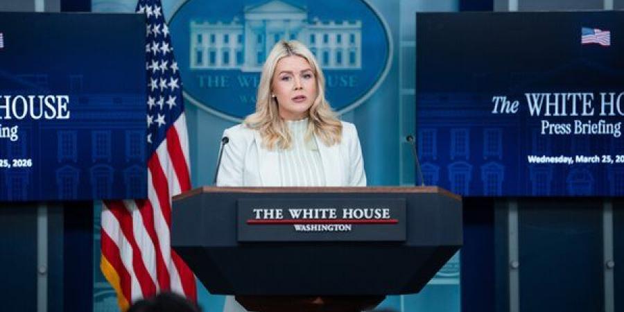 كارولين ليفيت تكشف عن تحركات لعقد لقاء مباشر بين واشنطن وطهران