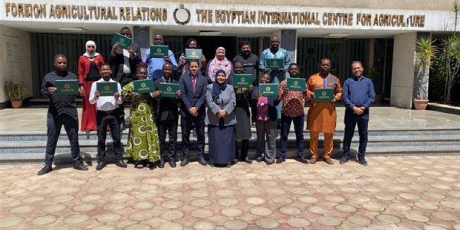 الزراعة تحتفل بتخرج مبعوثين أفارقة في برنامج التغيرات المناخية والأمن الغذائي