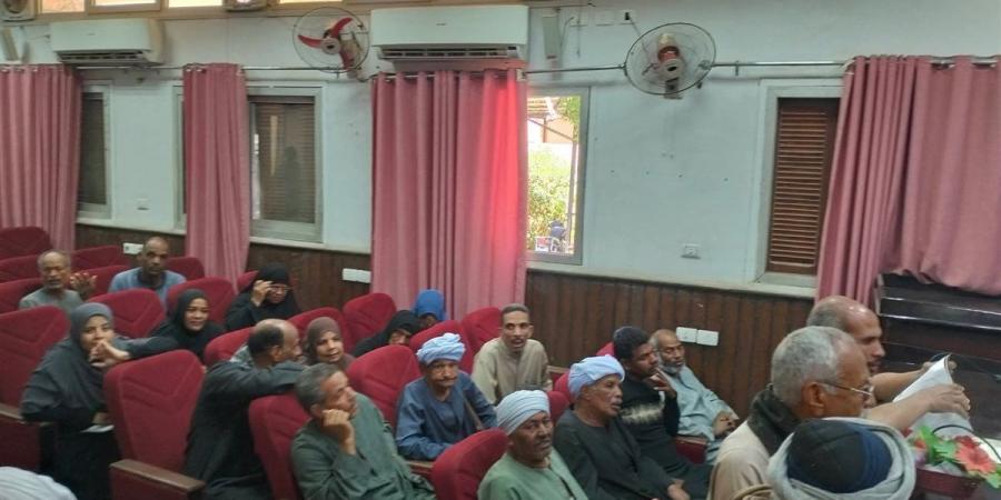 رئيس مدينة قوص يعقد لقاءً مع المواطنين لمناقشة ملفات التصالح