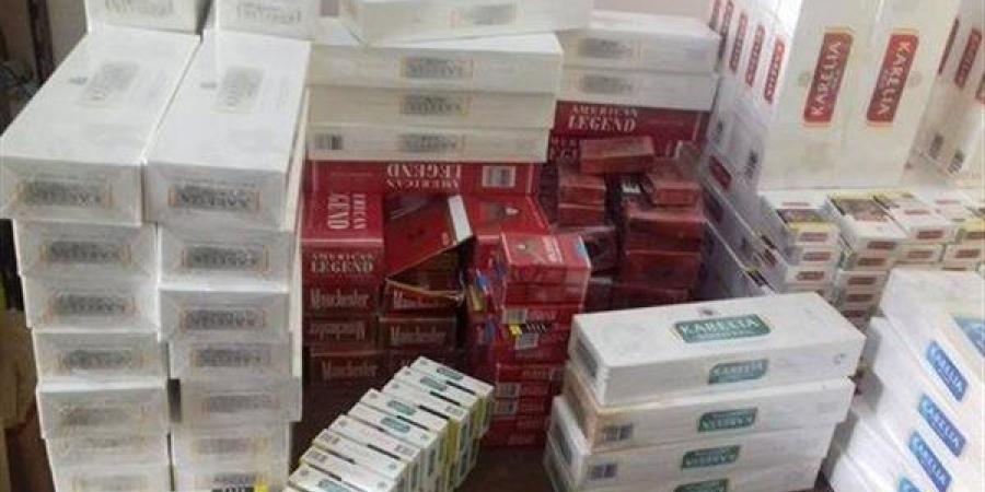 ضبط 120 علبة سجائر بدون فواتير دالة على مصدرها بالبحيرة