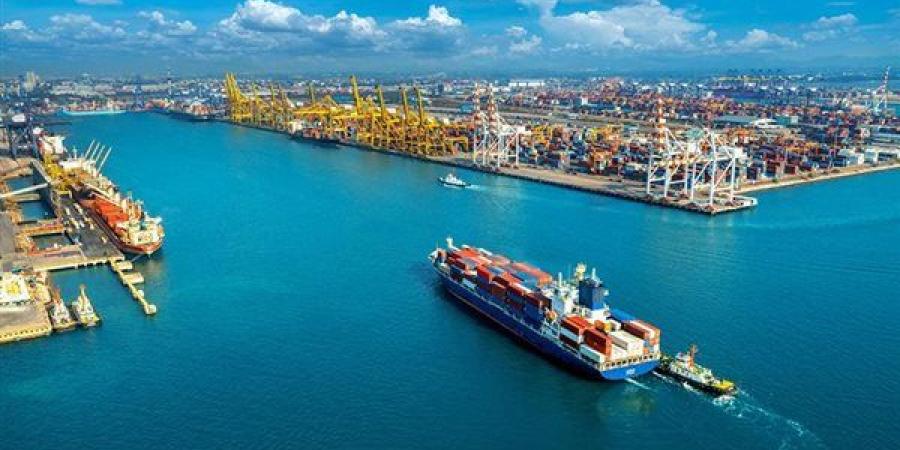 سفير إسبانيا بالقاهرة يبحث سبل التعاون بمنطقة قناة السويس