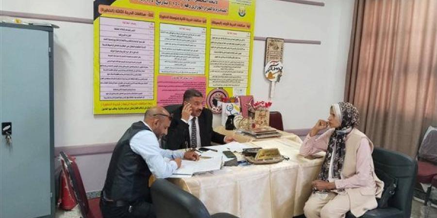 مدير عام تعليم نجع حمادي يتابع انتظام الدراسة بنجع حمادي للتعليم الأساسي