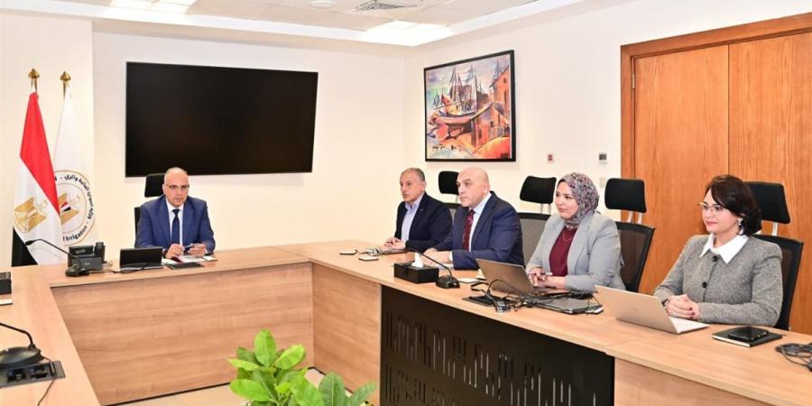 وزير الري يتابع الموقف المائي بمحافظة أسوان والاستعداد لموسم أقصى الاحتياجات المقبل